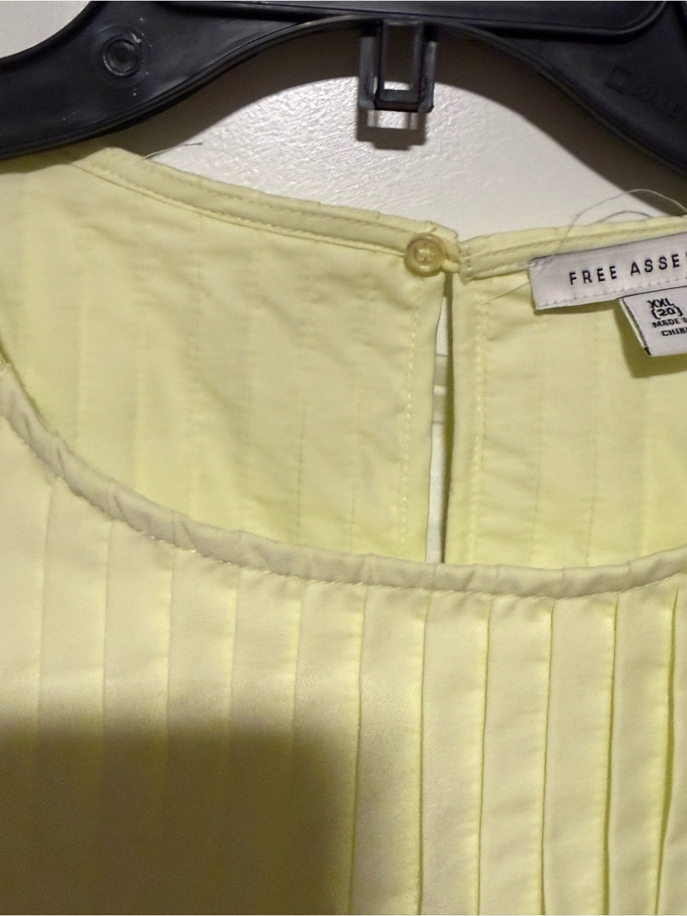 Frame Pintuck Peplum Tank Top in Pale Yellow - Picture 3 of 5